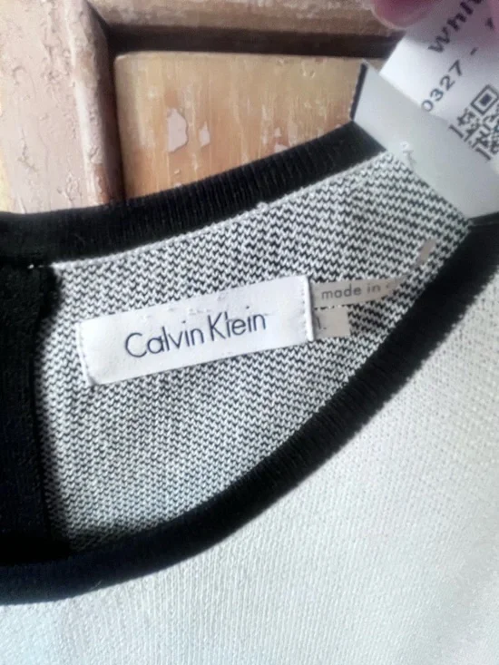 Calvin Klein White Dress with Black Abstract Waist Pattern - Picture 3 of 5